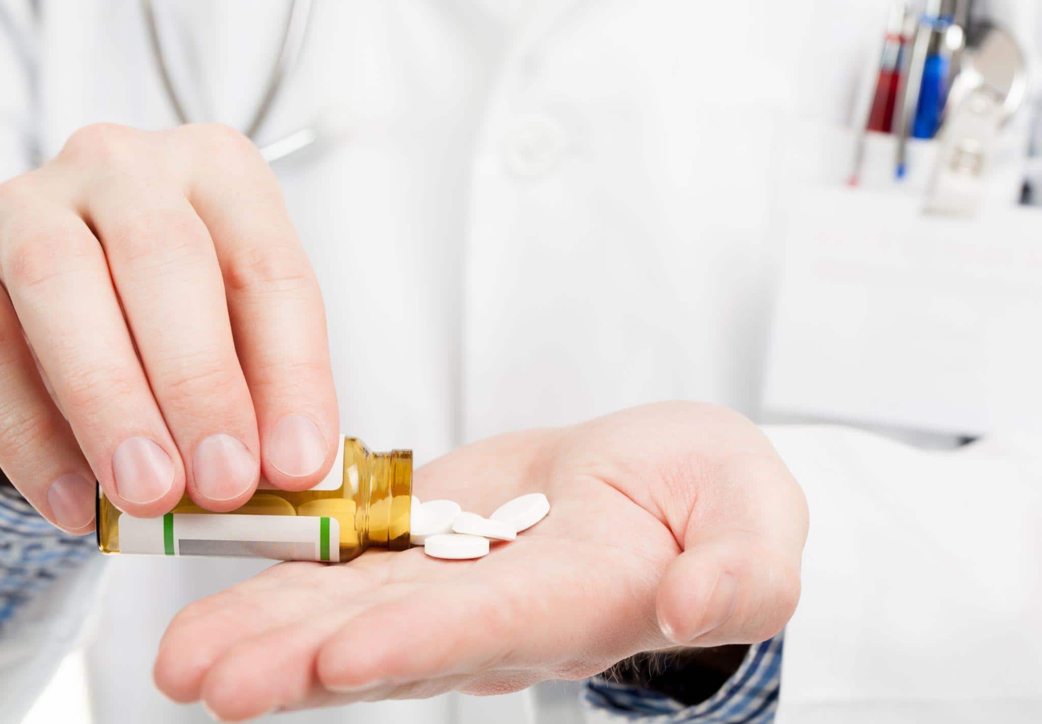 doctor administering the right Esomeprazole dosage 